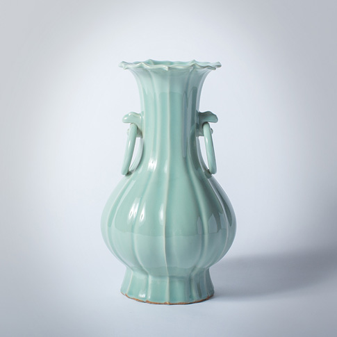 Kyoto celadon vase in the Chinese Longquan style, Japan, Taisho/Showa period, circa 1920-50