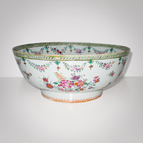 Famille-rose export porcelain bowl - China, 18th century