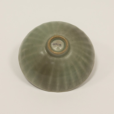 Longquan celadon bowl ( underside), China, Song Dynasty, 13th / 14th century