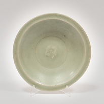 Longquan celadon dish - China, Song Dynasty, 13th century