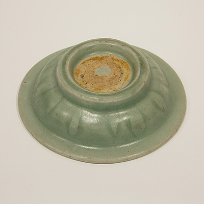 Longquan celadon dish (underside), China, Ming Dynasty, 14th / 15th century