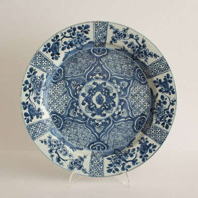 Blue and white porcelain plate for the Persian market
, China, Kangxi, circa 1700