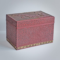 Cinnabar and gold coloured lacquer box - Ryukyu Islands, 18th century
