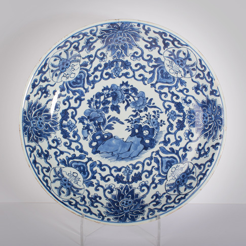 Blue and white porcelain dish, China, Kangxi period, circa 1700