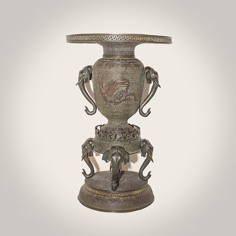 Bronze usubata flower vase, in the manner of Murata Seimin, Japan, late Edo period, early 19th century