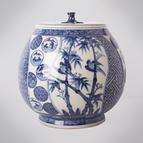 Shonzui style blue and white porcelain water jar (mizusashi) (side 3), Japan, Meiji era, circa 1900 [thumbnail]