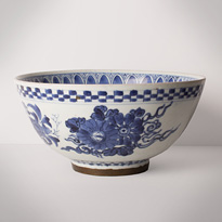 Blue and white porcelain bowl - Japan, Edo period, circa 1680-1720