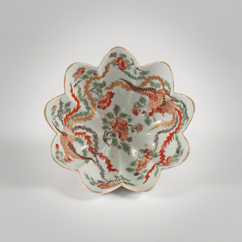 Exceptional and rare Imari porcelain footed tripod dish (View into bowl), Japan, Meiji Era, late 19th century