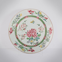 Famille rose export porcelain plate, China, Qianlong period, circa 1730-1760 [thumbnail]