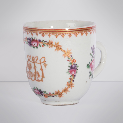 Famille rose export porcelain coffee cup (view 2), China, Qianlong period, circa 1760