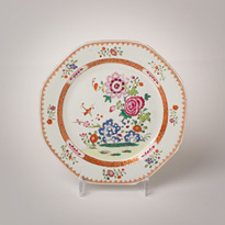 Famille rose porcelain plate - China, Qianlong, mid-late 18th century