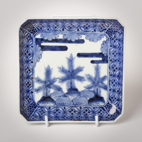 Arita blue and white porcelain dish, Japan, Edo period, late 18th century
