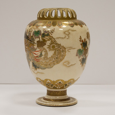 Satsuma vase and cover, signed Kinkozan (side view 2), Japan, Meiji Era, late 19th century