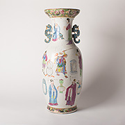 Canton famille rose vase - China, Qing Dynasty, 19th century
