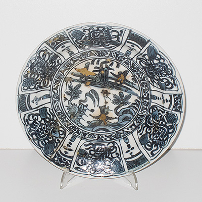 Persian blue and white fritware plate, Persia, 17th century