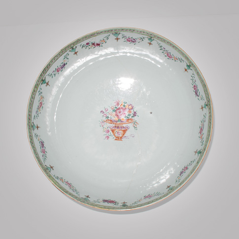 Famille-rose export porcelain bowl (top), China, 18th century