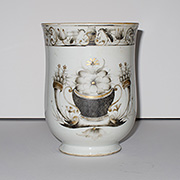 En-grisaille export porcelain tankard - China, 18th century