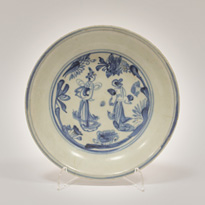 Blue and white porcelain dish - China, Ming Dynasty, Hongzhi period (1470-1505)