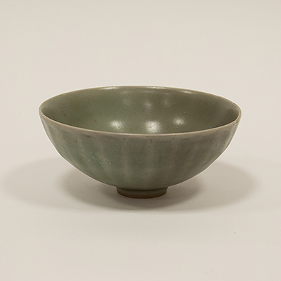 Longquan celadon bowl, China, Song Dynasty, 13th / 14th century