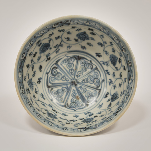Blue and white bowl (top), China, Ming Dynasty, Hongzhi period (1470-1505)