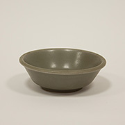 Longquan celadon dish - China, Song Dynasty, 12th / 13th century