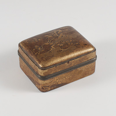 Lacquer kogo (incense box) (diagonal view 2), Japan, Muromachi/Edo Period