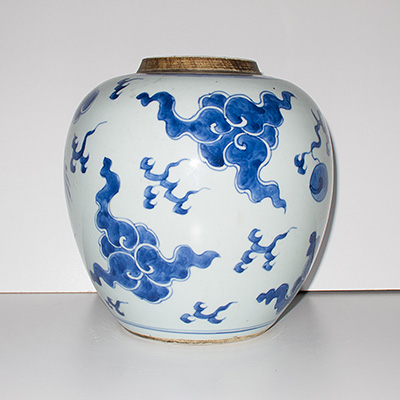 Blue and white porcelain jar (other side), China, Kangxi, circa 1700