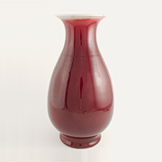 Monochrome copper red glazed porcelain vase - China, Qing Dynasty, early 19th century