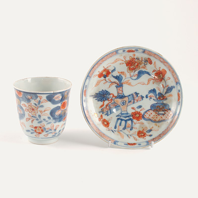 Imari porcelain chocolate bowl and associated saucer, China, Qing Dynasty, Kangxi, early 18th century