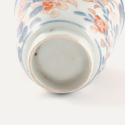 Imari porcelain chocolate bowl and associated saucer (Bowl, underneath), China, Qing Dynasty, Kangxi, early 18th century