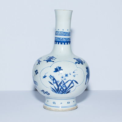 Blue and white porcelain vase (other side), China, Kangxi, circa 1720