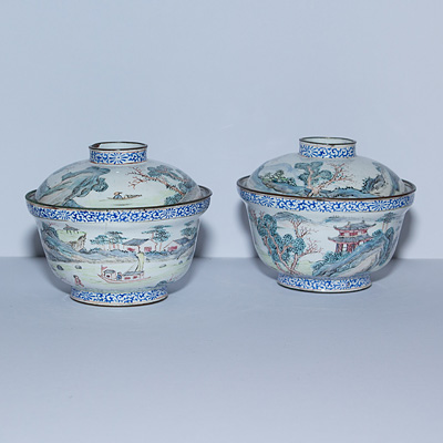 Pair of painted enamel tea bowls and covers, China, Jiaqing, early 19th century
