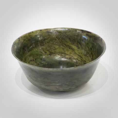 Spinach green nephrite jade bowl, China, 19th century