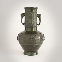 Archaic bronze vase - Japan, Taisho/Showa eras, 20th century