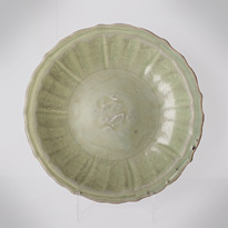 Celadon stoneware dish - China, Ming Dynasty, 17th century