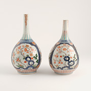 A pair of Imari porcelain vases - Japan, Edo Period, circa 1700-20
