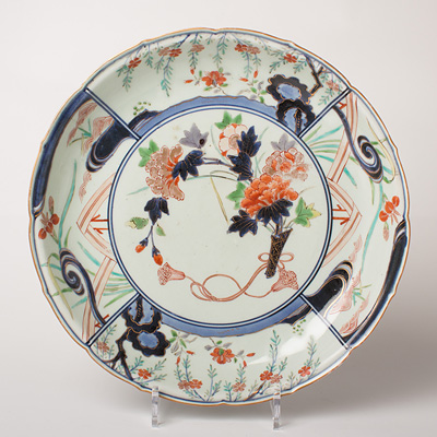 Imari porcelain dish, Japan, Edo Period, circa 1700-20
