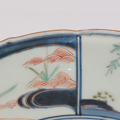 Imari porcelain dish (Detail of rim of dish), Japan, Edo Period, circa 1700-20