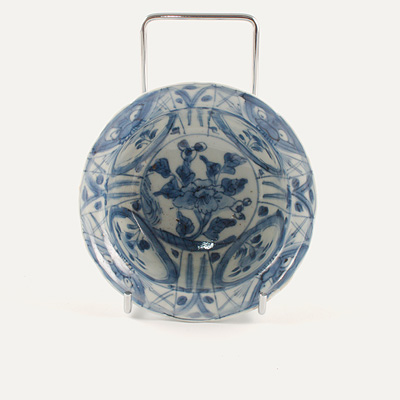 A pair of Kraak blue and white porcelain bowls (Bowl, top (2)), China, Late Ming Dynasty, circa 1600