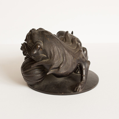 Bronze lion dog (view 5), China/Japan, 17th century