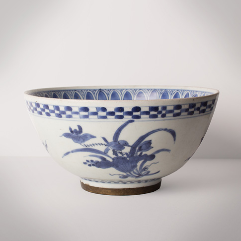 Blue and white porcelain bowl (side 4), Japan, Edo period, circa 1680-1720