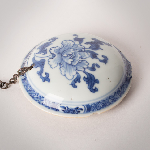 Blue and white porcelain ewer (lid), China, Qianlong period, circa 1760