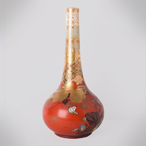 Awata pottery vase, by Taizan IX, Kyoto (view 2), Japan, Meiji era, circa 1900