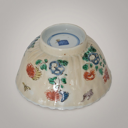 Famille verte tea bowl (view of side and bottom), China, Kangxi, circa 1700