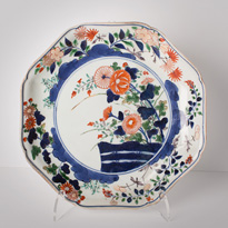 Imari porcelain plate - Japan, Edo period, circa 1690-1720