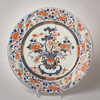 Imari porcelain dish - Japan, Edo period, early 18th century