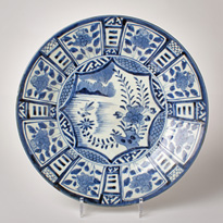 Arita blue and white porcelain dish - Japan, Edo period, late 17th century
