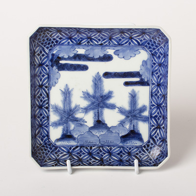 Arita blue and white porcelain dish, Japan, Edo period, late 18th century