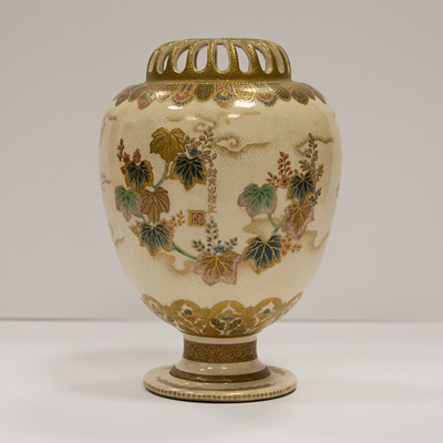 Satsuma vase and cover, signed Kinkozan (side view 3), Japan, Meiji Era, late 19th century